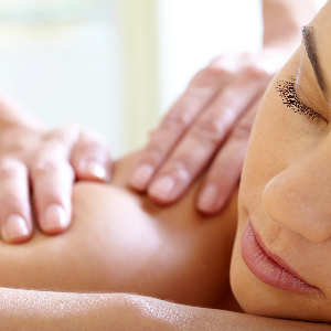 How to Give a Sensual Massage to Relax and Seduce Your Lover-simple techniques